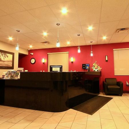 Super 8 By Wyndham Kelowna Bc Экстерьер фото